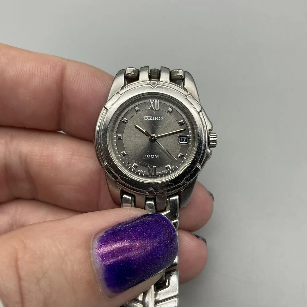 Seiko Womens Watch 24mm Gray Dial Stainless Date 7N82-0AM0 New Battery 6.25